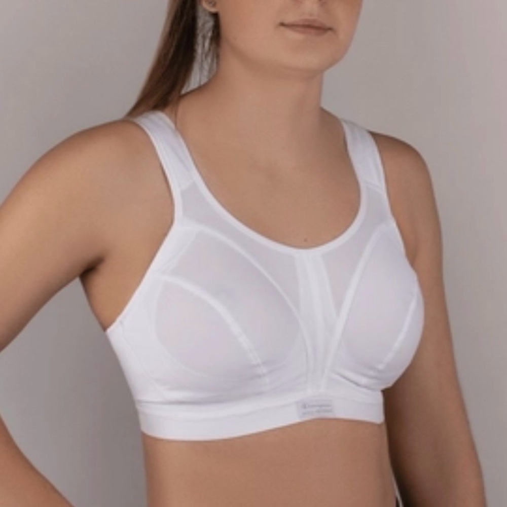 NWT 40 D White Wireless Sports Bra with Seamless Design